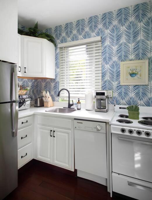 Duval Street Suite With Pool Key West Bagian luar foto