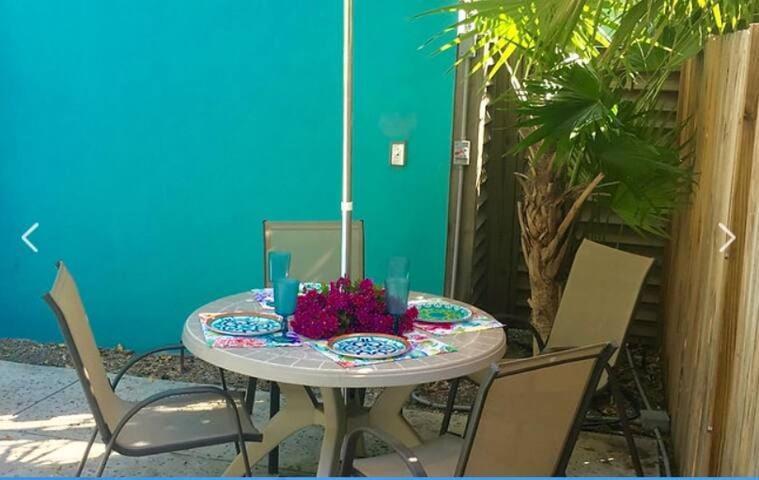 Duval Street Suite With Pool Key West Bagian luar foto