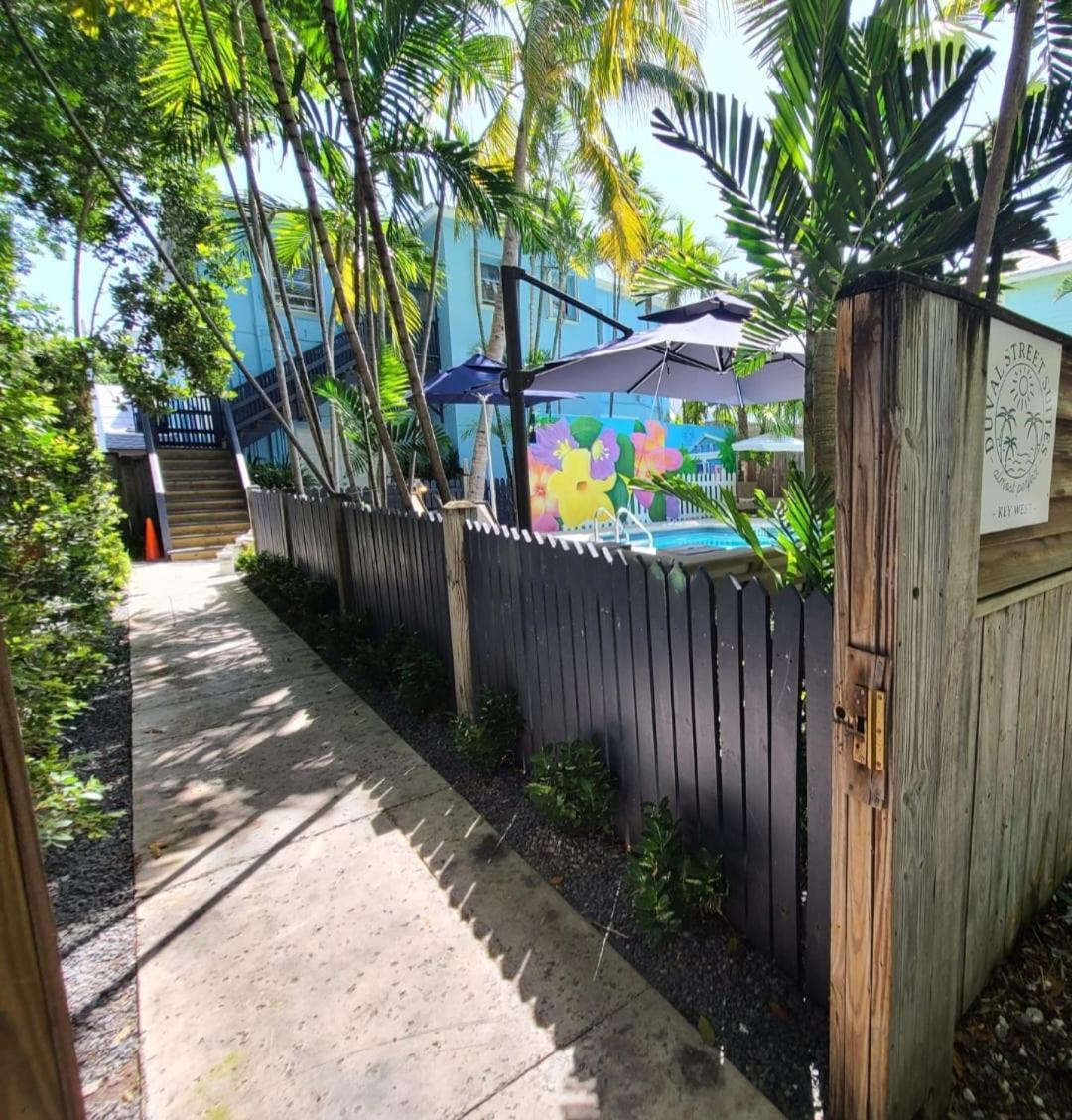 Duval Street Suite With Pool Key West Bagian luar foto